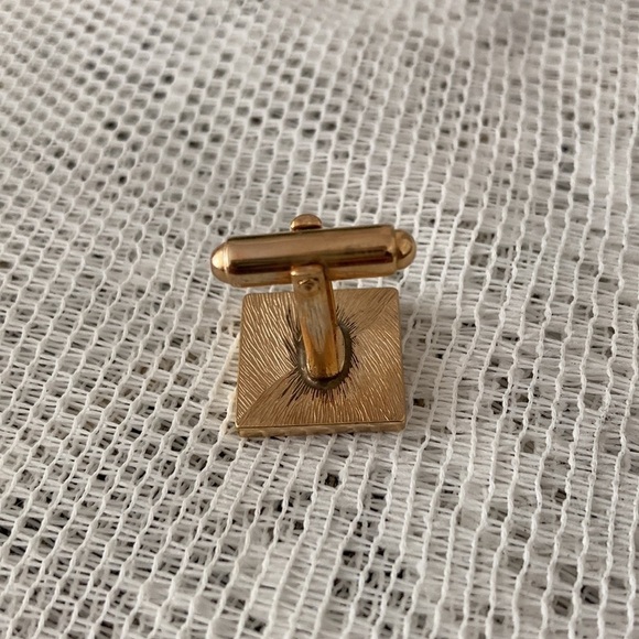 Men’s Vintage Cuff Links Square Gold Tone with Etched design around the square - Picture 5 of 7